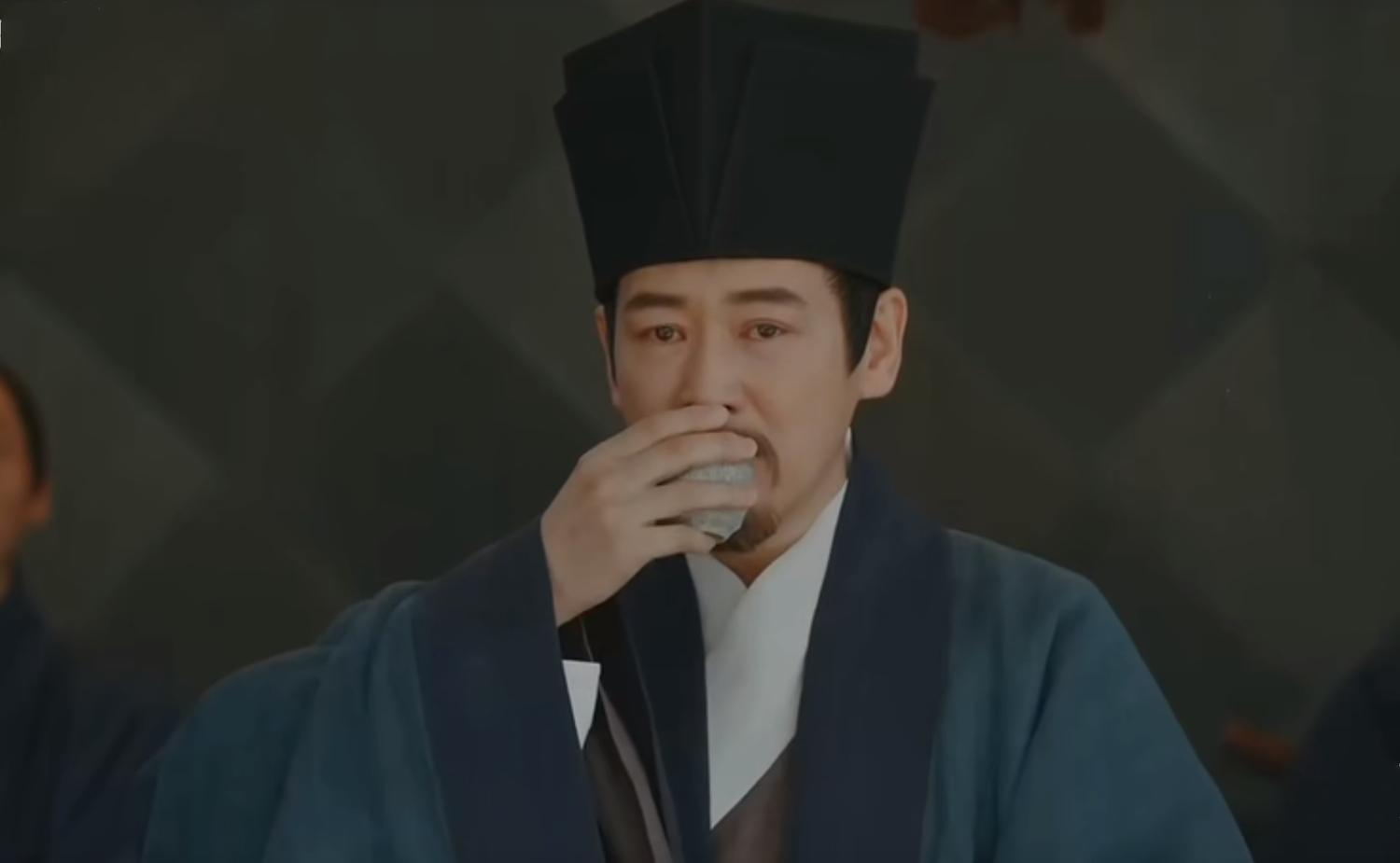 Sun Xun and Shen Qingyao in "Jade House Spring" - iNEWS