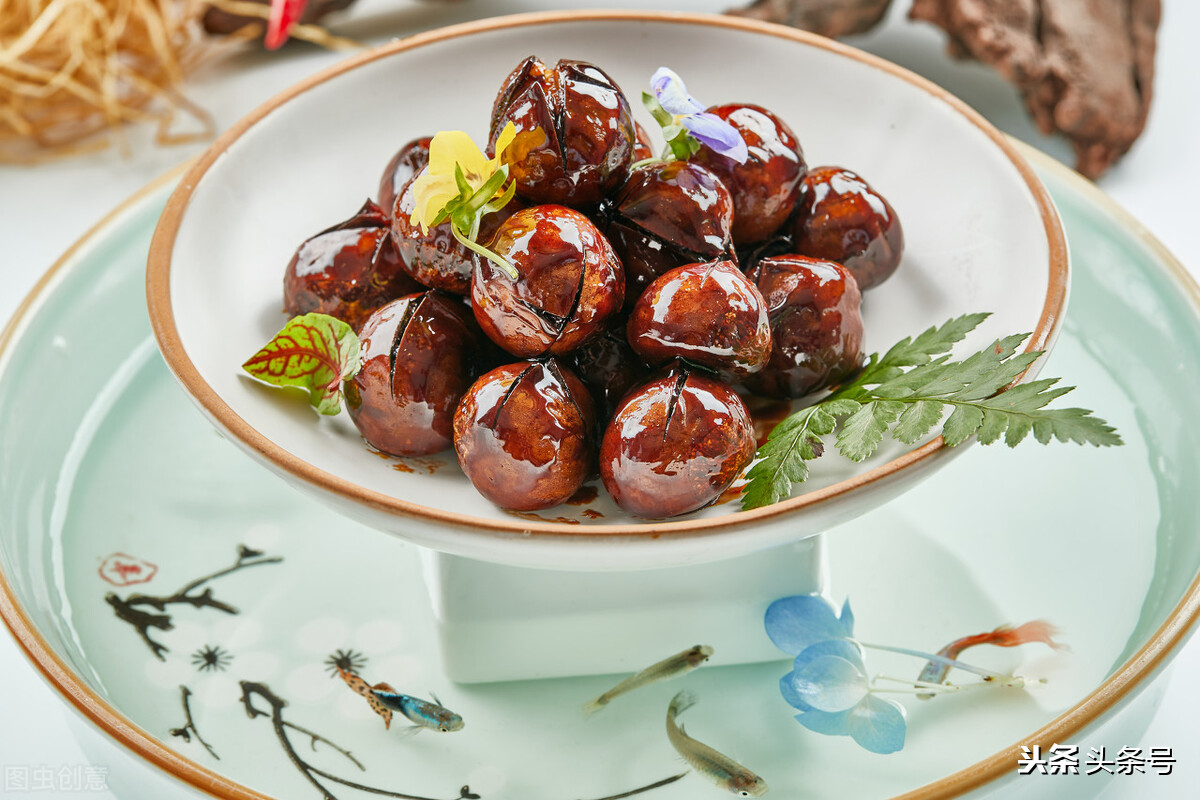 Why should we put pebbles in the sugarfried chestnuts?Bright chestnuts