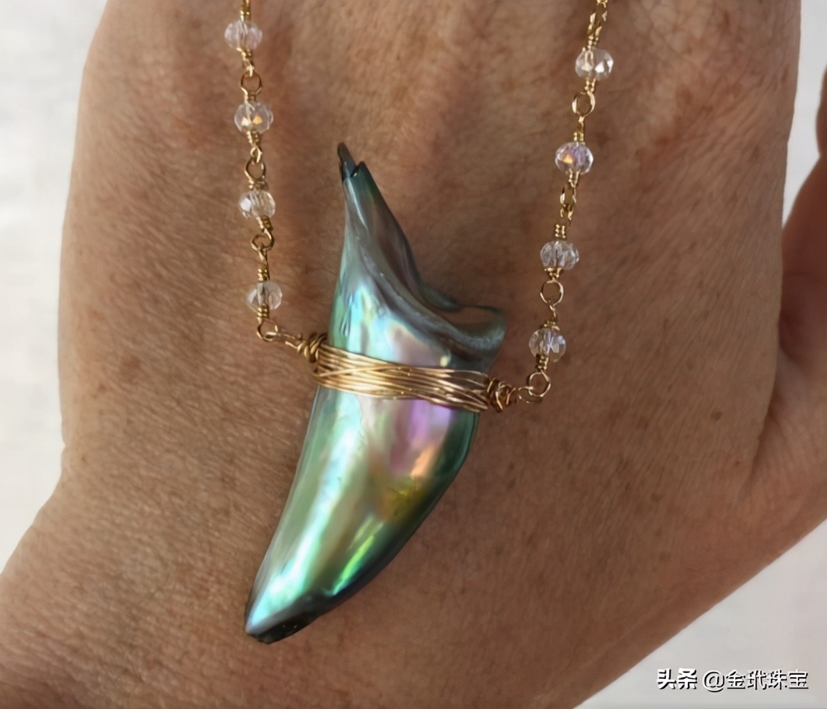 When the man killed the abalone, he unexpectedly gave out a natural