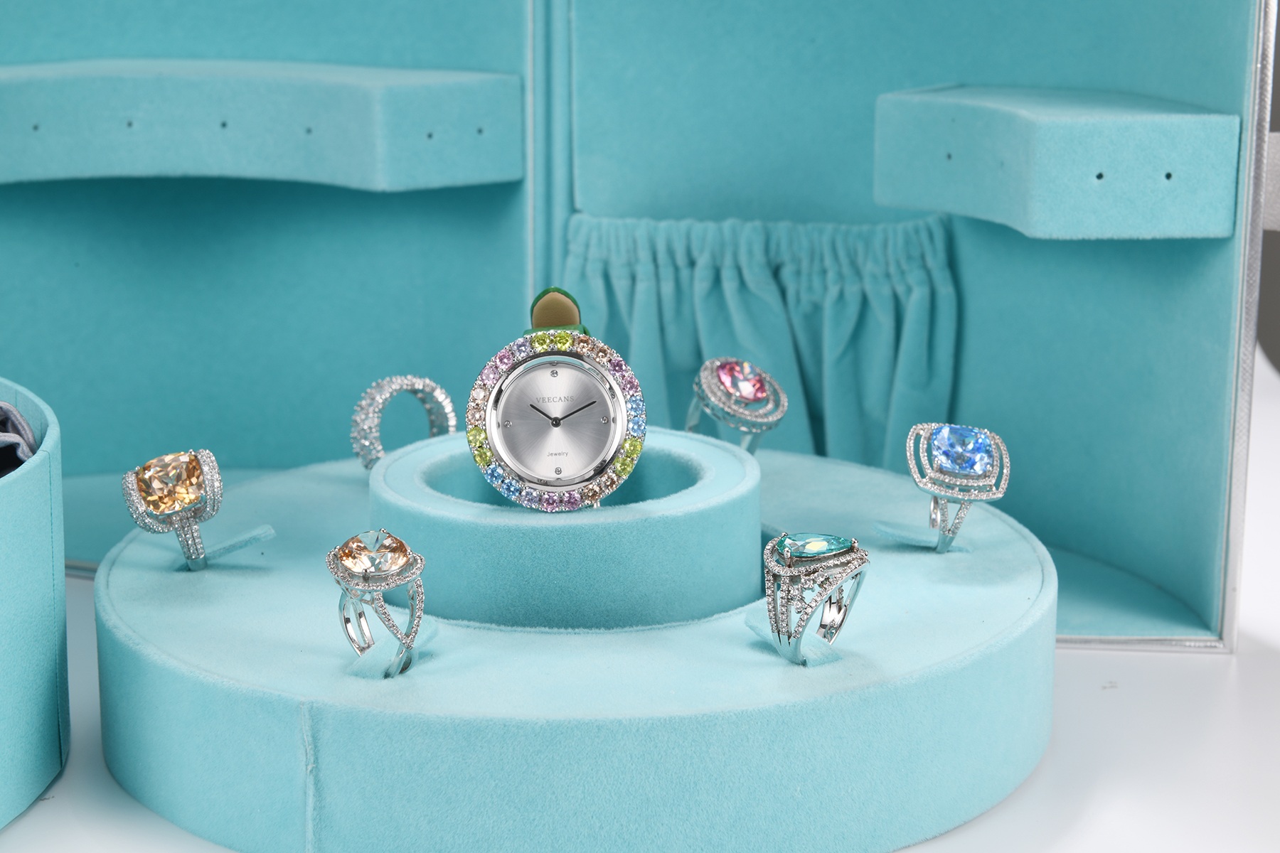 The past and present of the jewelry box iNEWS