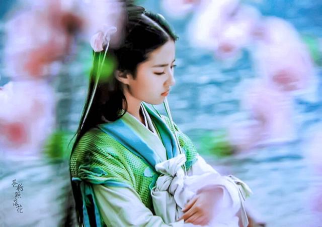 su_icc on X: 16-year-old #liuyifei played Zhao Ling'er(赵灵儿) in