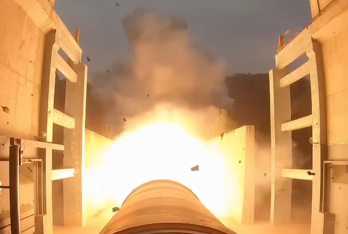 What does the successful test run of the 500ton monolithic solid