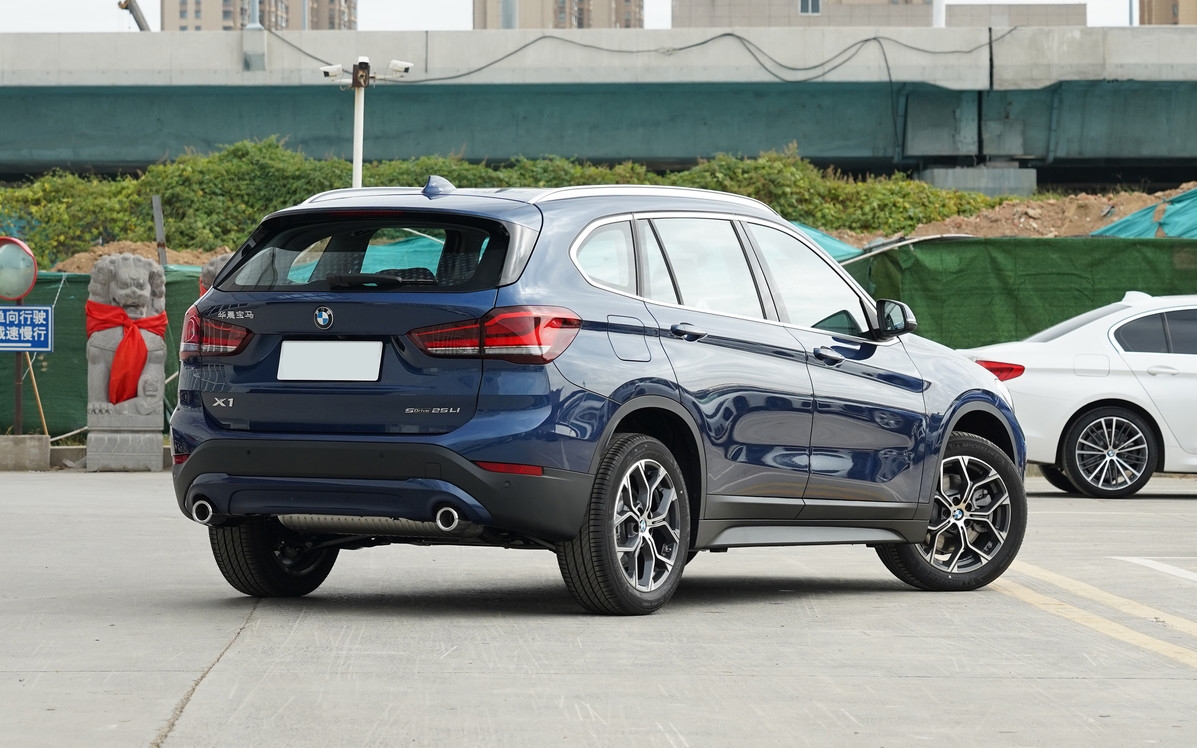 Many people buy the cheapest BMW X1. What is so good about it? - iNEWS