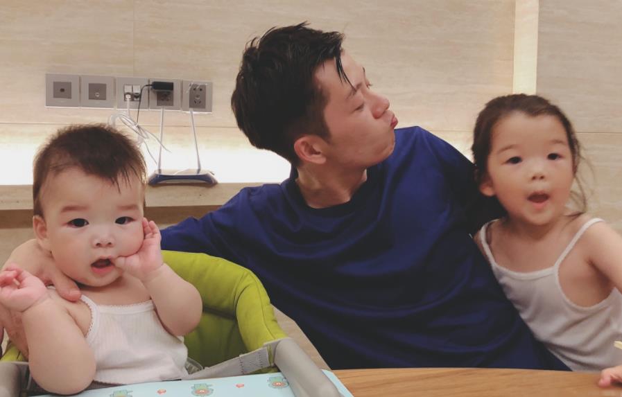 After Divorcing Wu Yating, Wang Lixin Shared A Video Of His Sons And ...