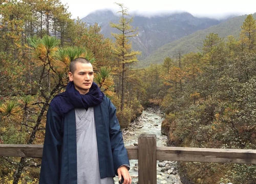 The Most Handsome Monk In China Throwing Away The Iron Rice Bowl Rejecting The Rich Woman S