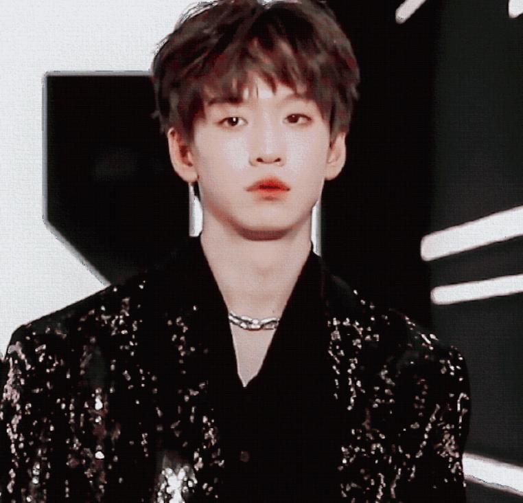 In 2021, the celebrities who were blushing with their cheeks collapsed ...