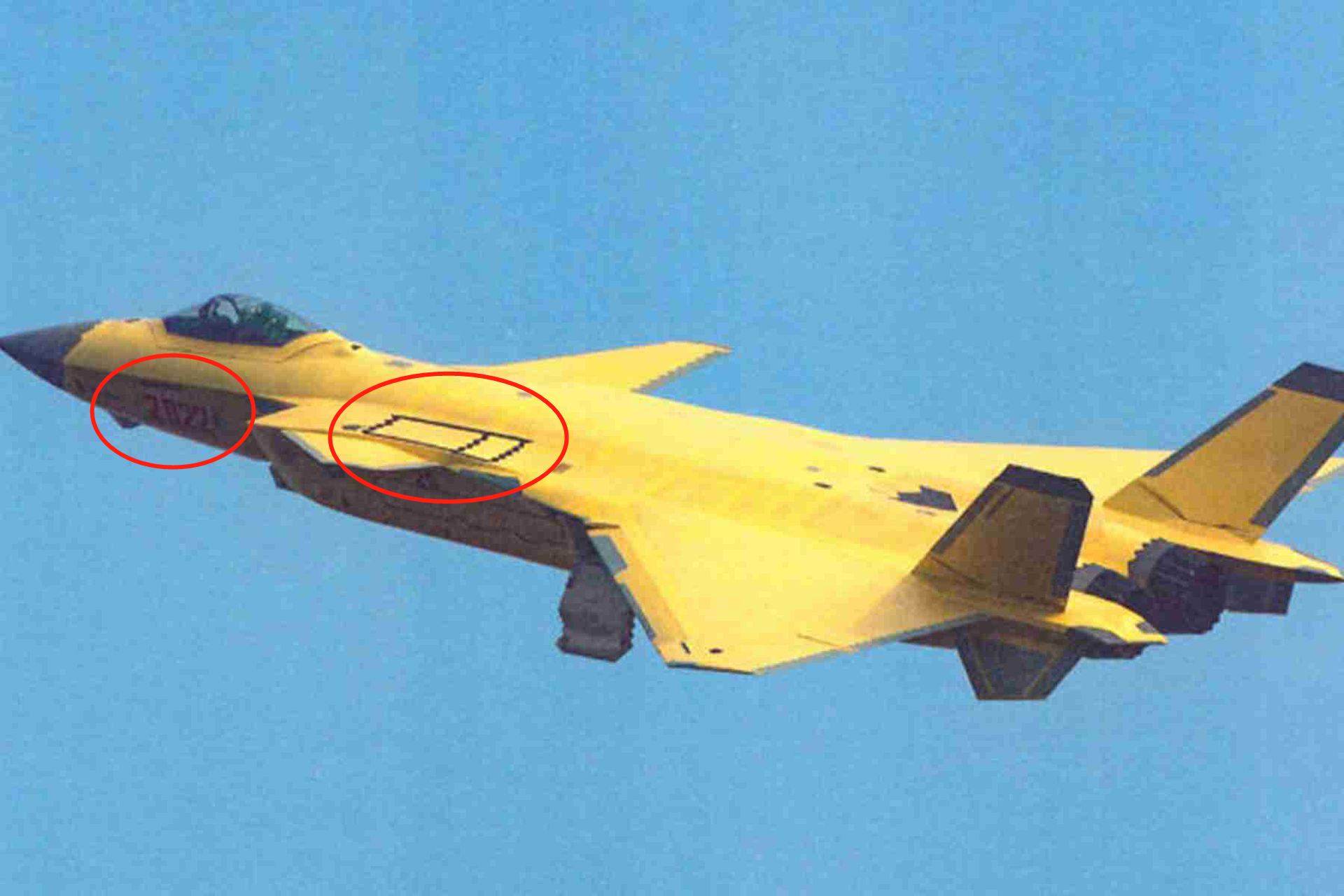 The new photos of the Yellow J-20 on the Internet, the mysterious black  frame on the plane sparked speculation, is this going to be on the cannon?  - iNEWS