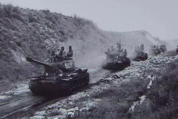 Break through the armor of the U.S. Emperor!The 215 tank destroyed five ...