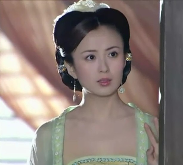 Yang Tongshu Actor, passenger professor, host, because of the appearance of antisent people