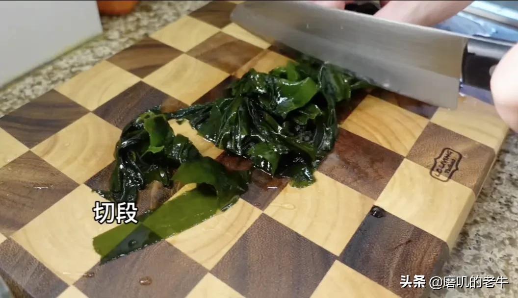 Stingless crucian carp tofu soup, children drink this soup more, they