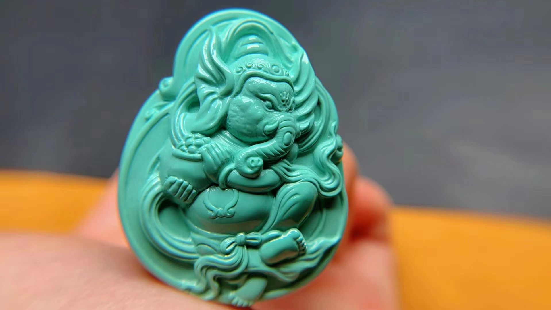 Where is turquoise expensive?(The price is over 1,000 grams) Why is it