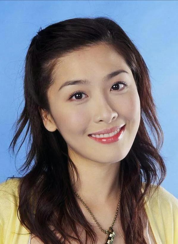 Female singer and actress Zhou Liqi - iNEWS