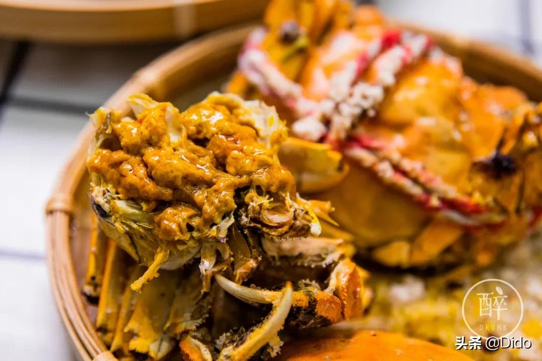 Sweet and tender crab meat, it's cool to eat like this iNEWS
