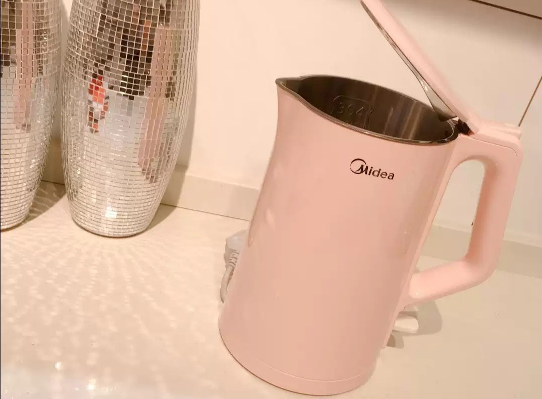 Why are the electric kettles used by every household in China banned in