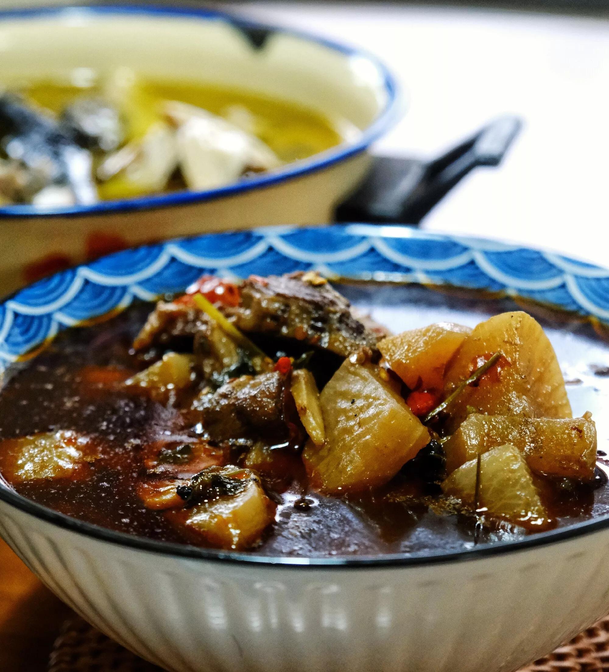 Matsutake chicken broth, chopped garlic and green pepper fried with