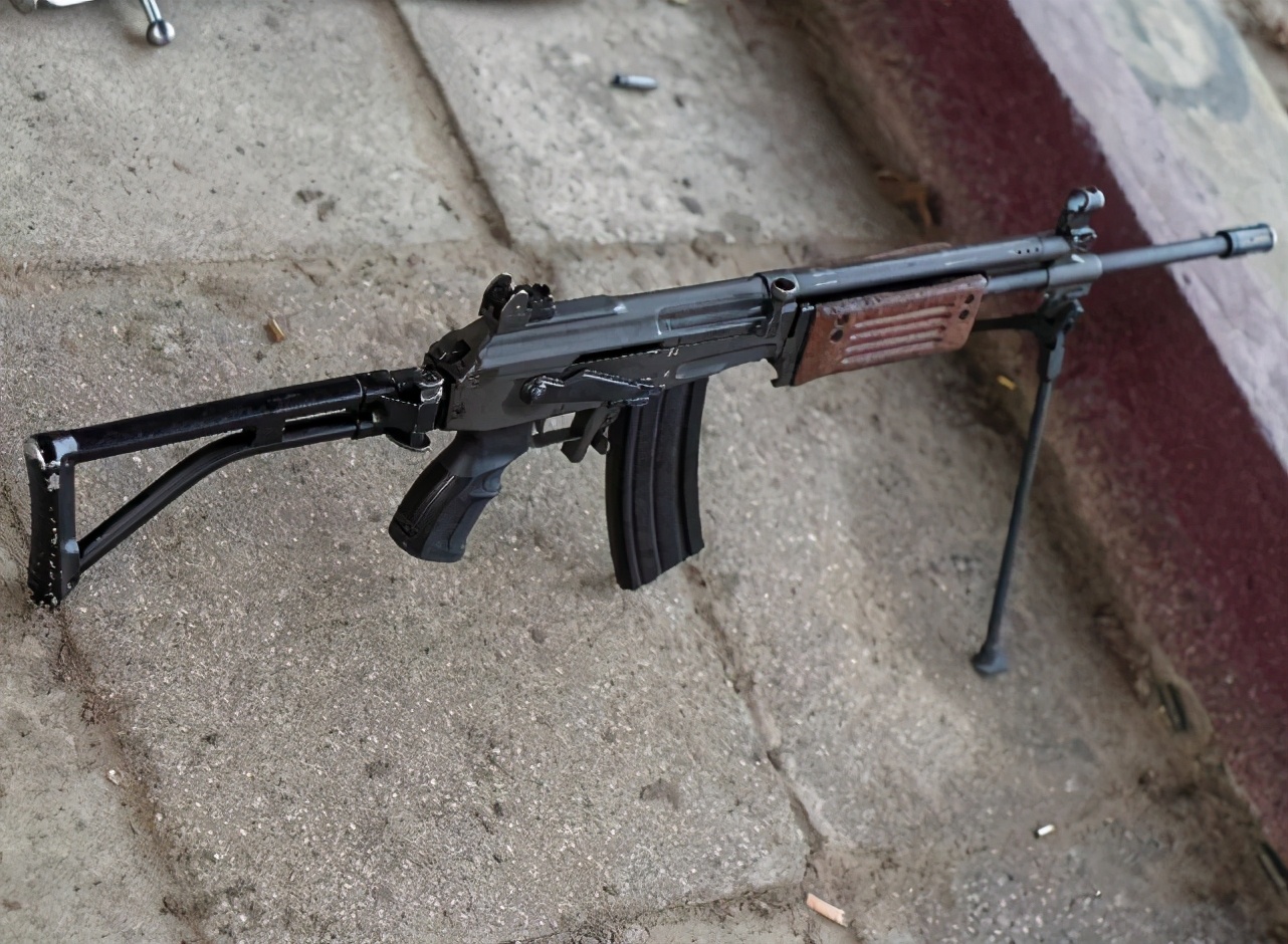 The top ten automatic weapons commonly used by mercenaries in the 21st