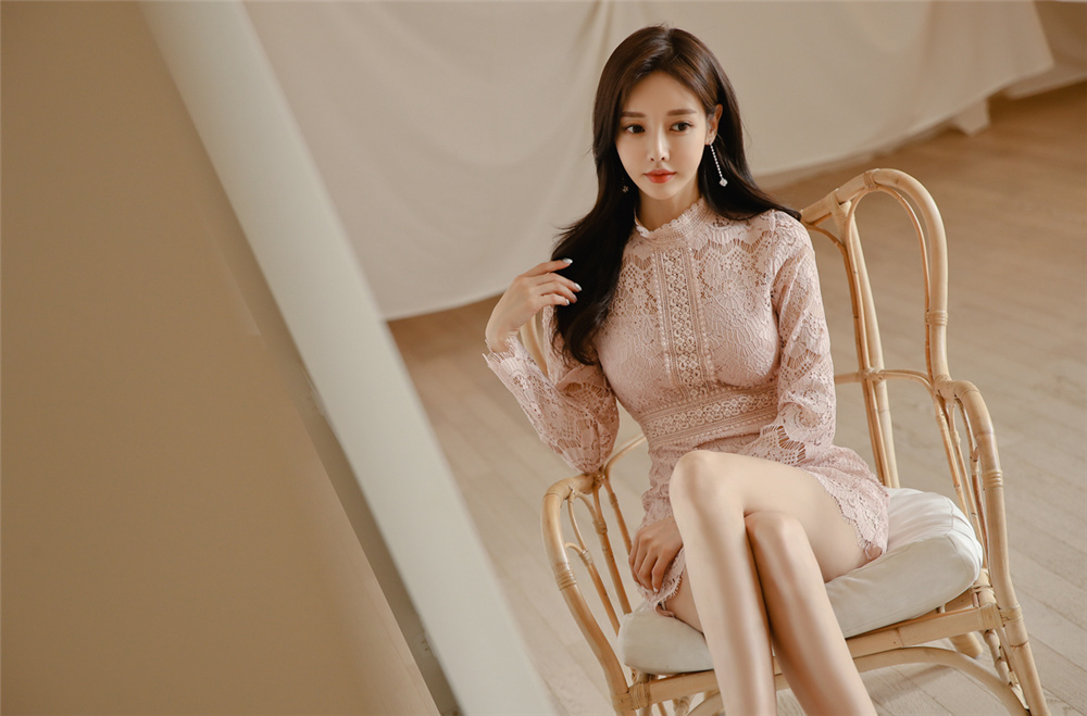 孙允珠丨浓情意式摩卡淡麦芽刺绣礼裙