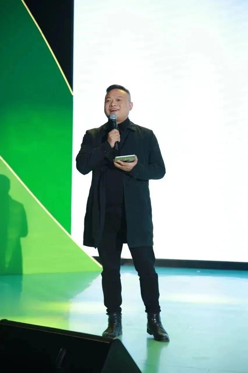 Golden Eagle Cartoon + Mccard TV, leading the new generation of parent