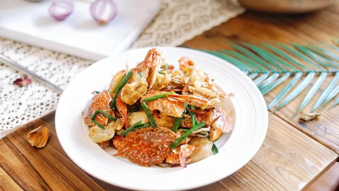 What to eat in and try this delicious fried crab with