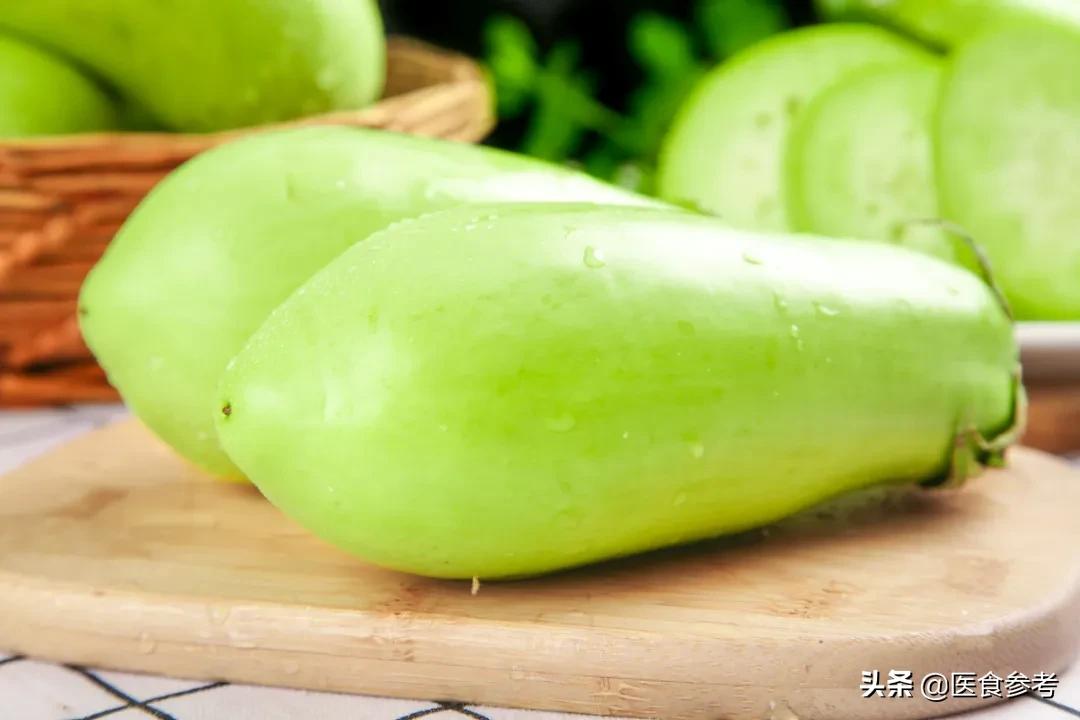 Eggplants eaten raw can absorb oil, and people who have high blood fat