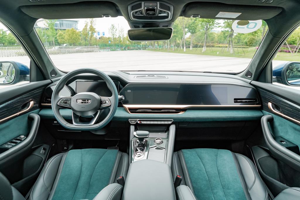 What to do if the rearview mirror is not adjusted properly Master these