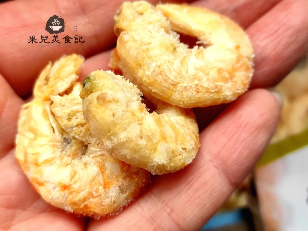 When frying the dried shrimps, remember 2 points, the shrimp meat is
