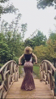 诱惑人的美女动态图 欢吃手的女同事 - 第2页 轻松一刻 第1张