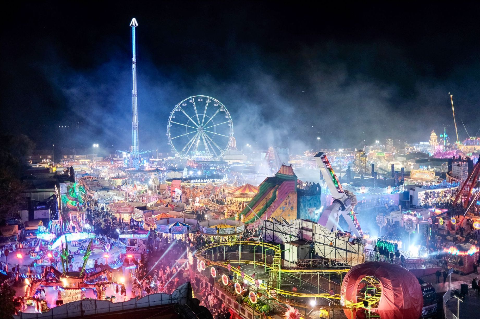 The last day of HULL FAIR 2021, the Hulls have a crazy queuing