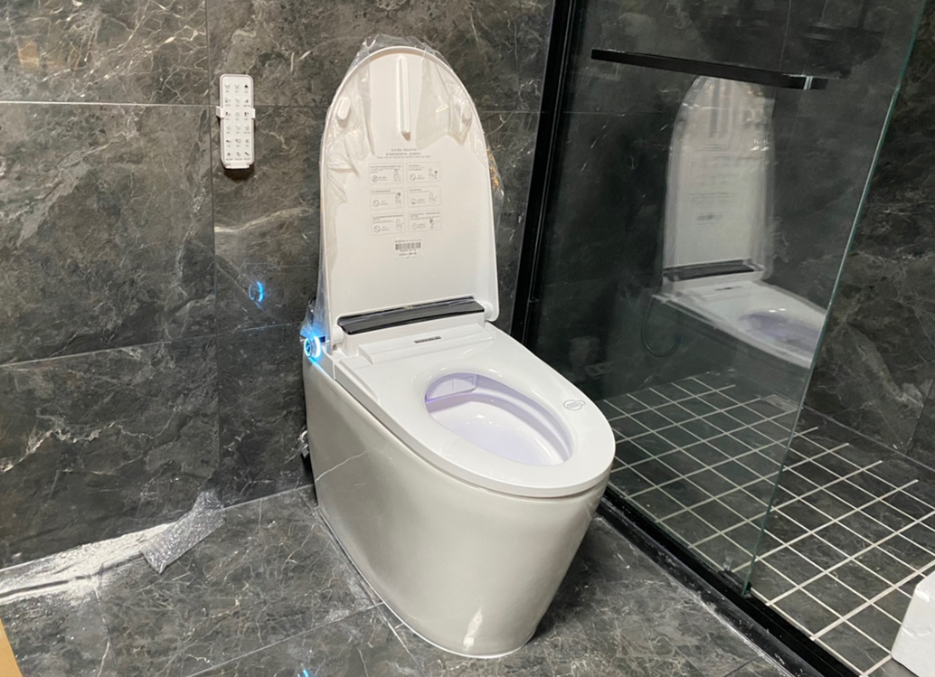 Smart toilets have more functions, why do you buy smart toilet lids