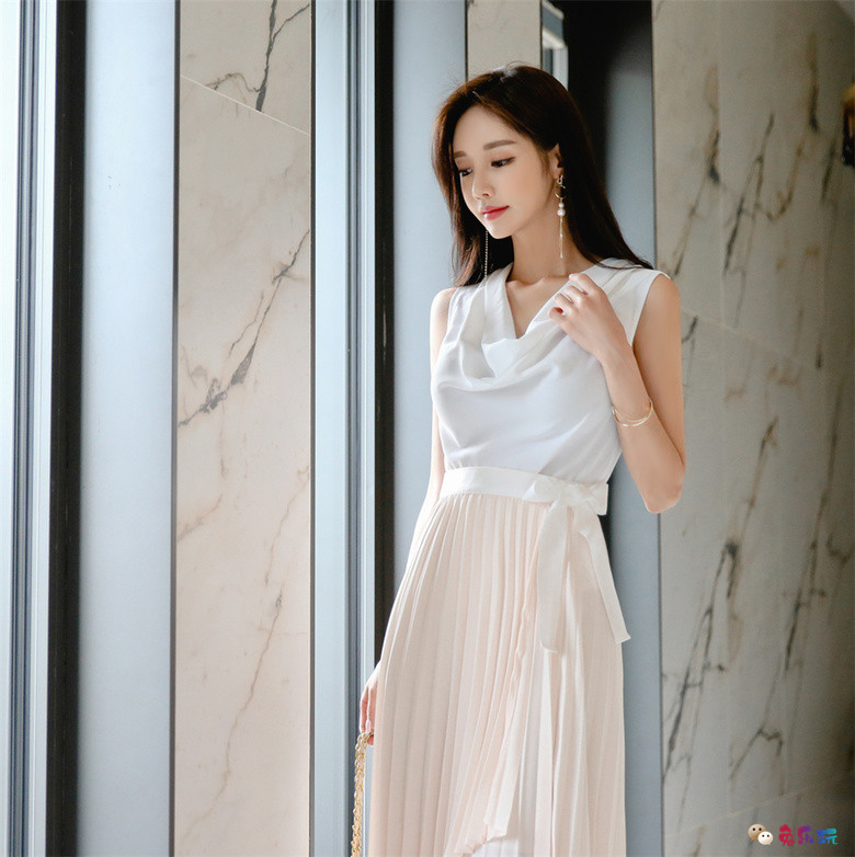 孙允珠丨蕙兰吊领古典墨韵柔白丝缎裙
