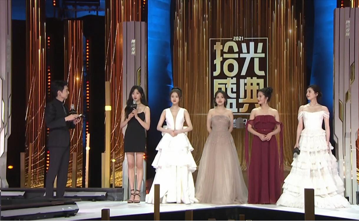 At the moment of beauty, Yang Mireba is glamorous, and Liu Yifei is ...