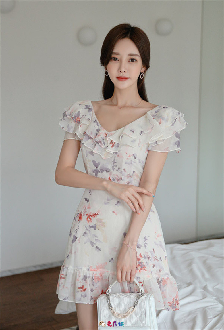 孙允珠丨芳町原野山茶小碎花可爱洋裙