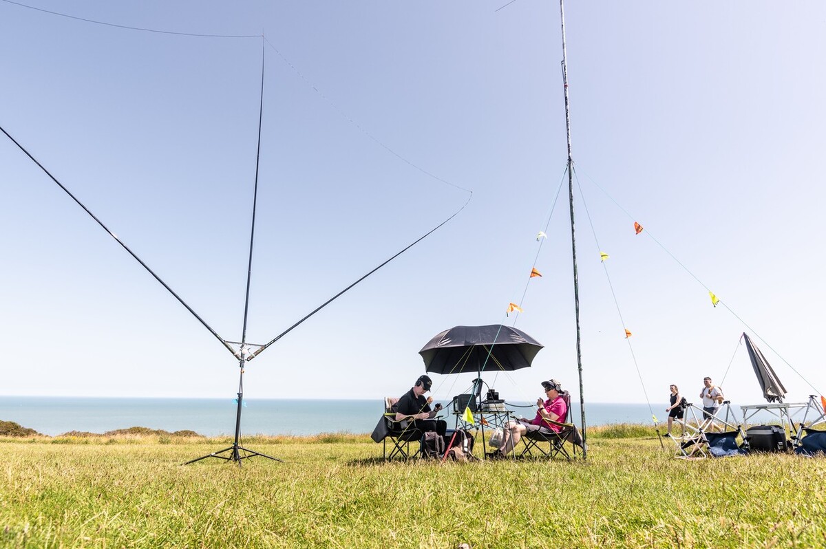 "History of Radio" Tuning Fork Oscillator in 1941, composed of vacuum