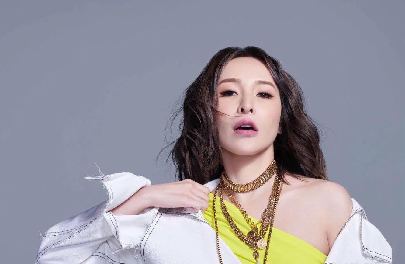 Elva Hsiao Hot Photo Album Inews