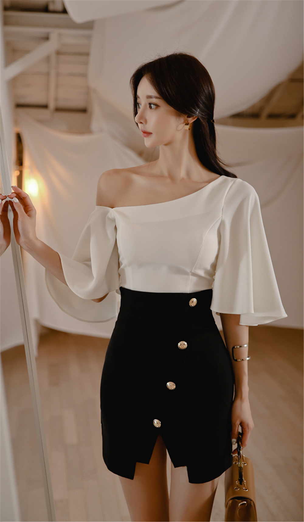 孙允珠丨秋雅莲子银杏花扇氤氲露肩裙