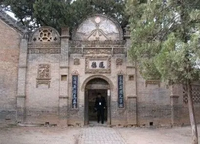 Gu Yuzhi asked: Where to go to worship Cangjie?