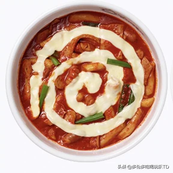 This spicy stirfried rice cake is delicious, soft and glutinous. iNEWS