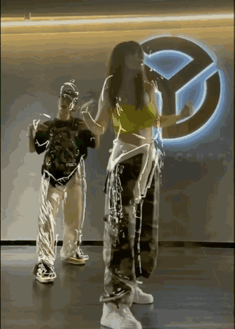 Li Xiaolu has a 40-year-old pure bare face and a hot dance show in the