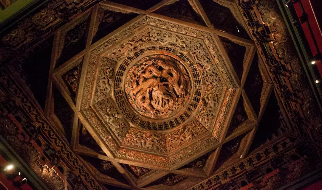 Walk into the Philadelphia Museum of Art: Look at the study of Chinese scholars in the Qing Dynasty, and look at the Palace of the Royal Palace