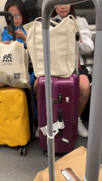 有趣的GIF动态图：万万没想到，居然被妹子生扑了