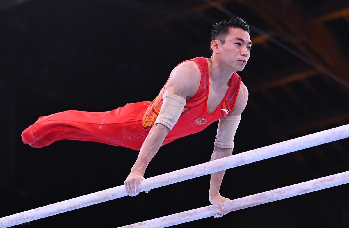 The parallel bars gold medal belongs to the Chinese gymnastics team!Zou ...