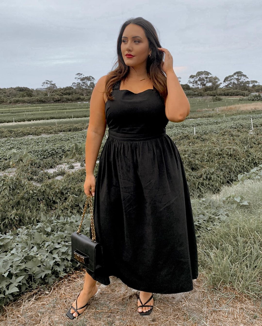 A 30-year-old Sydney plus-size model with a sweet look and a fleshy ...