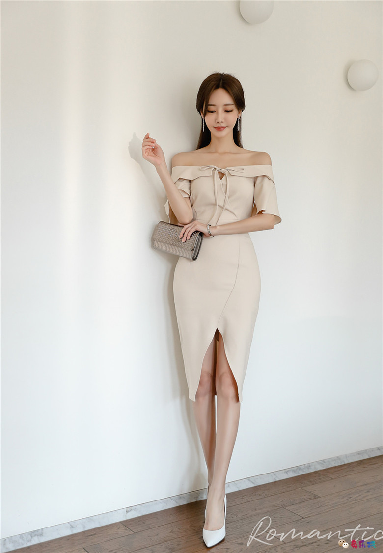 孙允珠丨简式淡雅摩纳哥皇室叶蕊衣裙