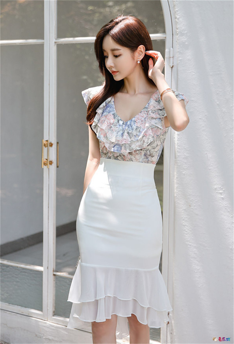 孙允珠：青花翠叶波浪卷纹古典淡墨裙