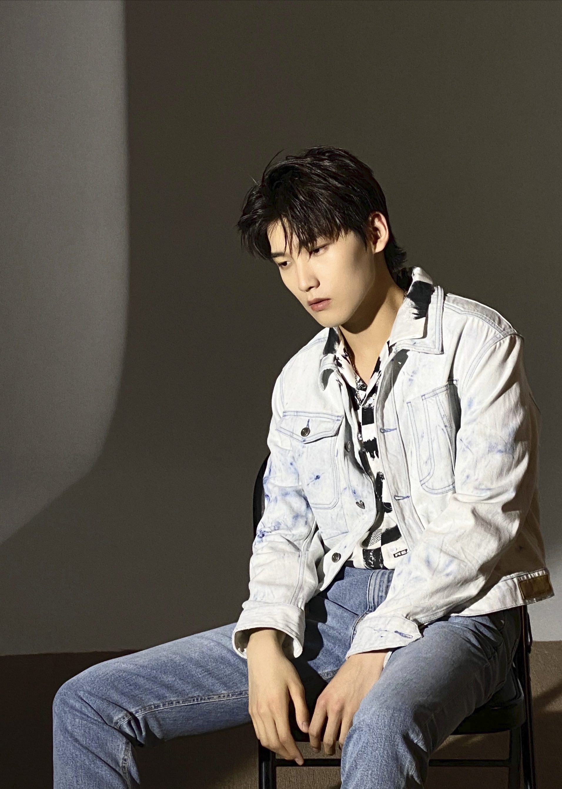 Xing Zhaolin and Chen Feiyu wear fashionable casual clothes, handsome ...