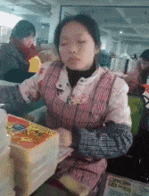 有意思的搞笑gif：是她是她就是她，就是这个味！