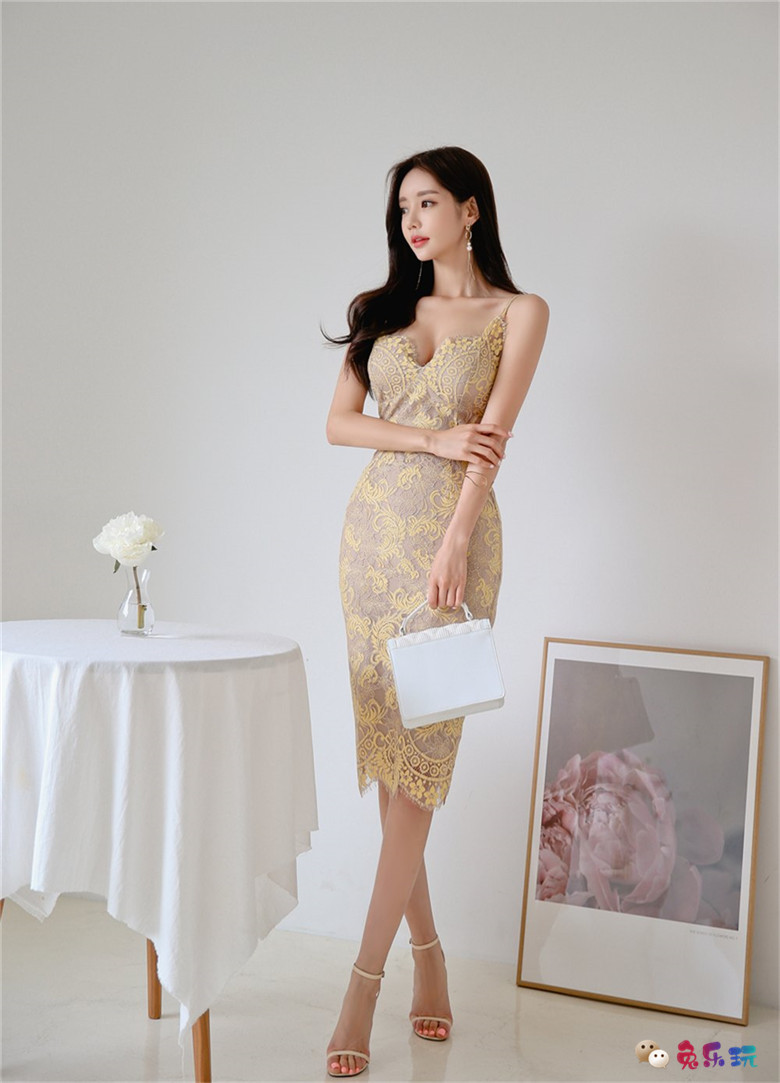 孙允珠：向日葵古典伦巴曼妙优雅礼裙