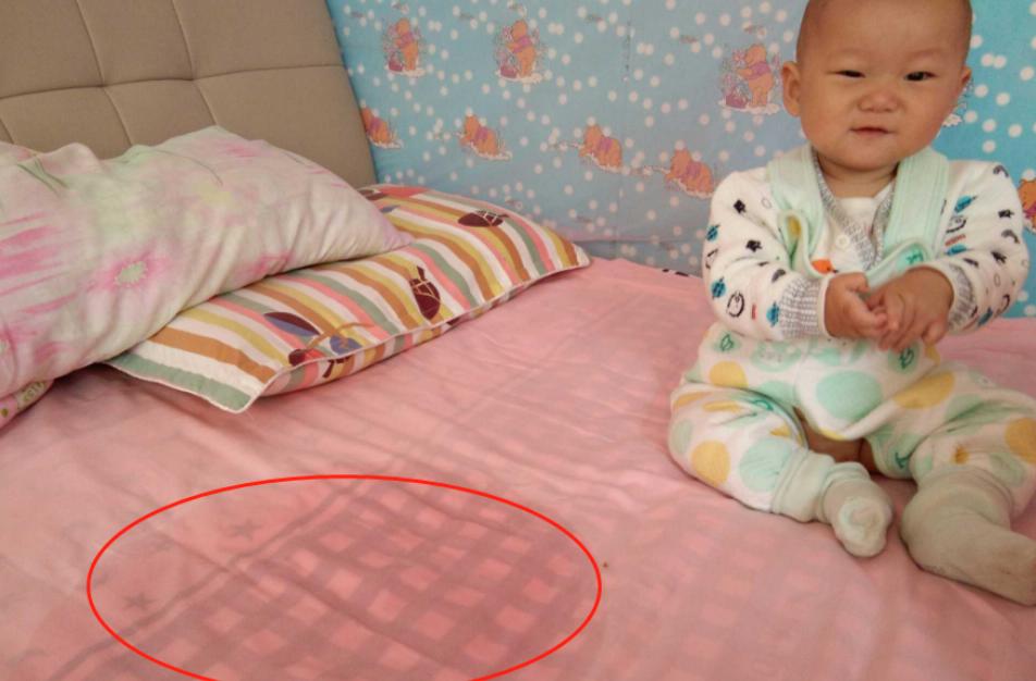 A 6yearold boy became an celebrity because of the bedwetting theory. Netizens praised