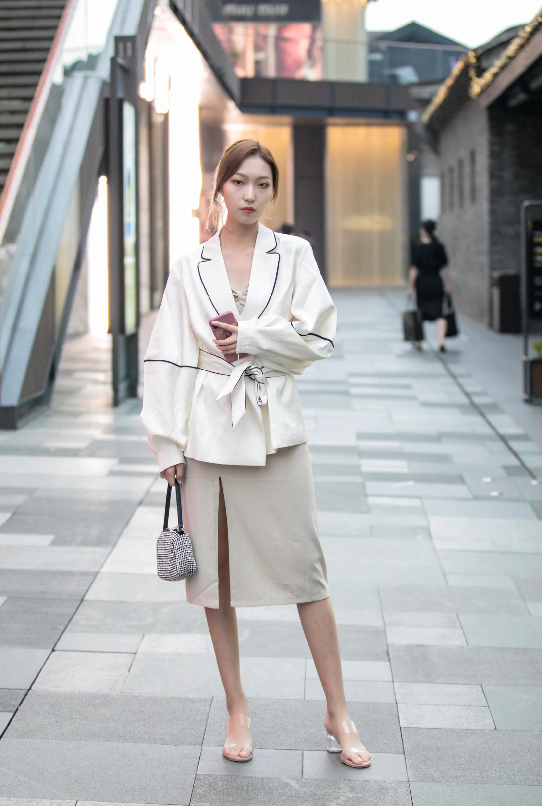 15 sets of Alexander Wang Alexander Wang heiress rhinestone bags to wear iNEWS