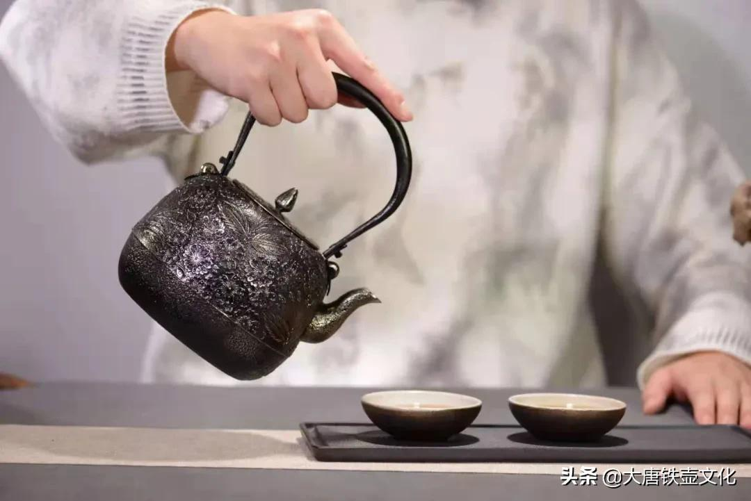 Why are Japanese iron pots so expensive? iNEWS